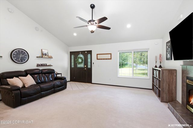 900 W Spruce Avenue, Wasilla, AK 99654
