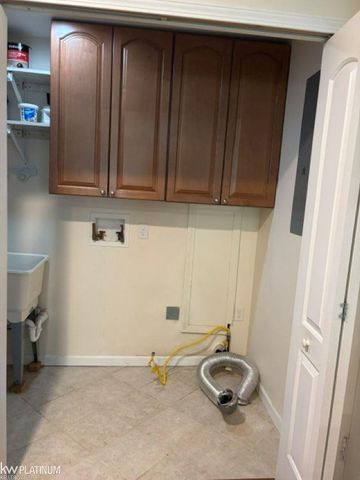 9083 Island Drive, Clay Twp, MI 48001
