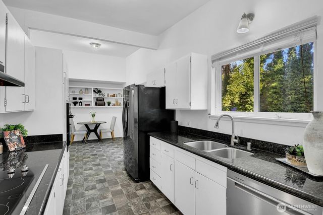 810 S 301st Place, Federal Way, WA 98003