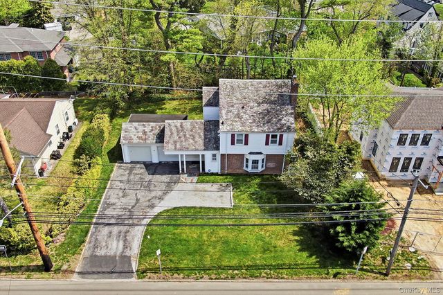91 Port Washington Boulevard, Roslyn, NY 11576