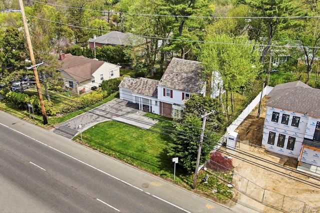 91 Port Washington Boulevard, Roslyn, NY 11576