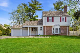 91 Port Washington Boulevard, Roslyn, NY 11576