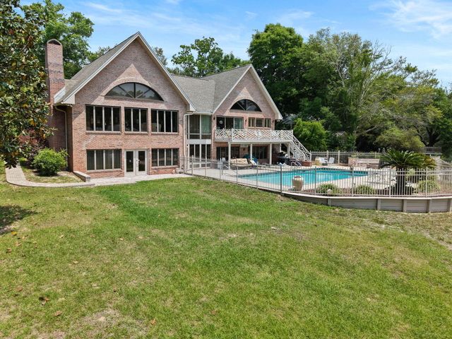 11 Kristin Circle, Niceville, FL 32578