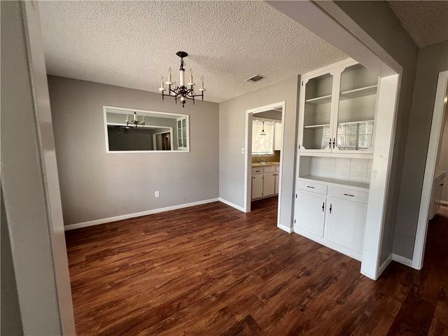 410 Fairway Drive, Bryan, TX 77801