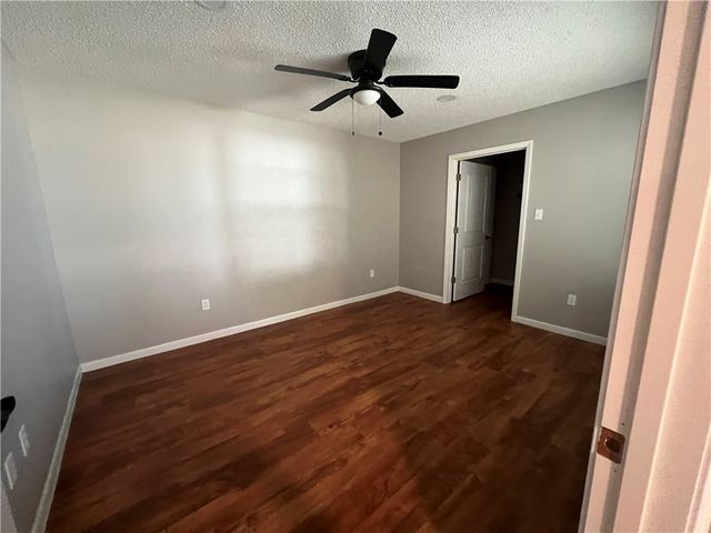 410 Fairway Drive, Bryan, TX 77801