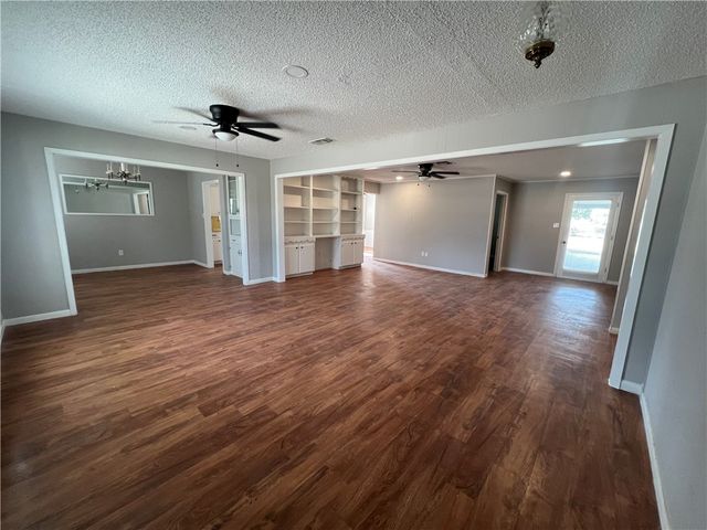 410 Fairway Drive, Bryan, TX 77801