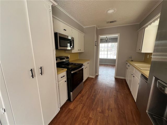 410 Fairway Drive, Bryan, TX 77801