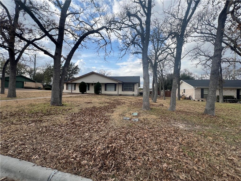 410 Fairway Drive, Bryan, TX 77801
