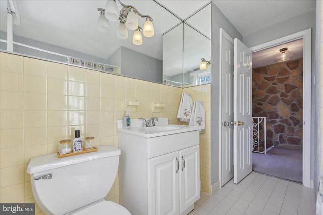 2757 SAINT MARYS RD, Ardmore, PA 19003