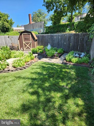 2757 SAINT MARYS RD, Ardmore, PA 19003