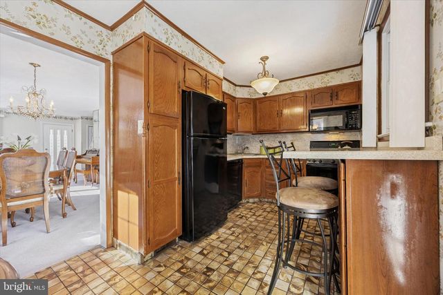 2757 SAINT MARYS RD, Ardmore, PA 19003