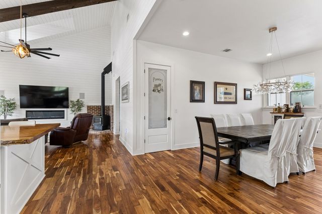 143 W Tanglebriar CT, Bastrop, TX 78602