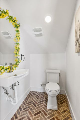 143 W Tanglebriar CT, Bastrop, TX 78602