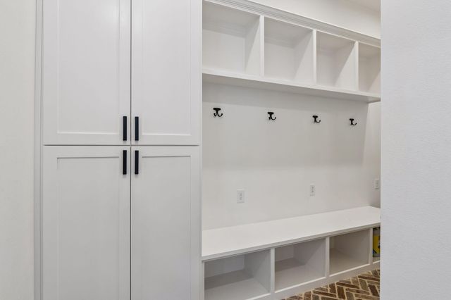 143 W Tanglebriar CT, Bastrop, TX 78602