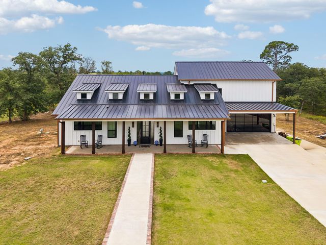 143 W Tanglebriar CT, Bastrop, TX 78602