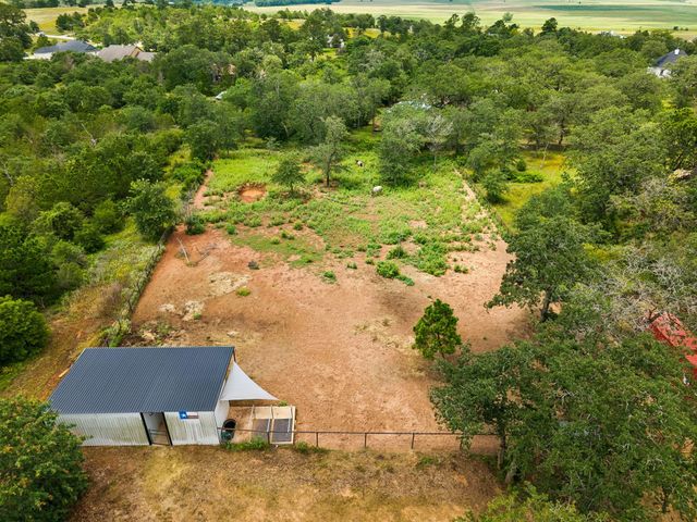 143 W Tanglebriar CT, Bastrop, TX 78602