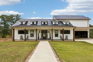 143 W Tanglebriar CT, Bastrop, TX 78602