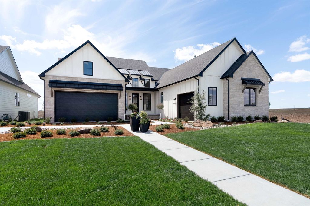 2317 N Sagebrush St, Wichita, KS 67230