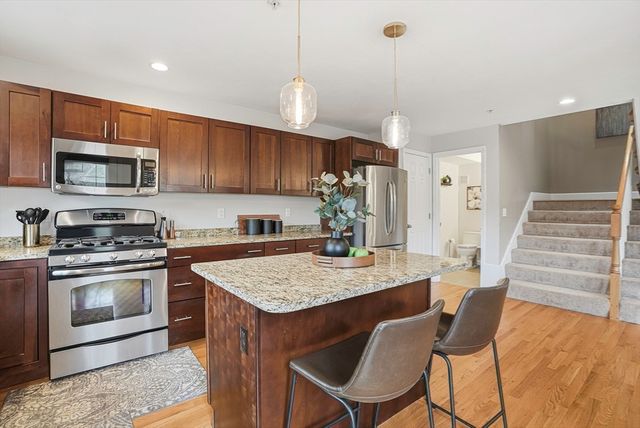 4 Patriots Blvd 4, Hopkinton, MA 01748