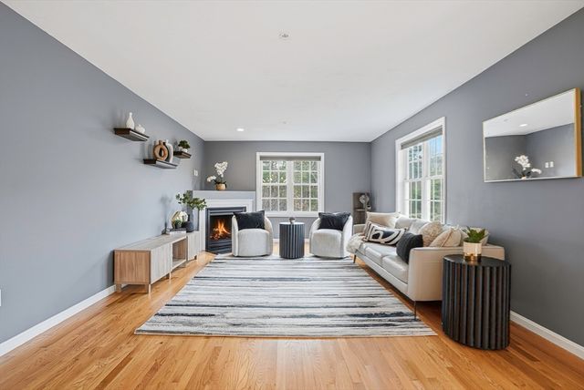 4 Patriots Blvd 4, Hopkinton, MA 01748