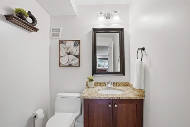 4 Patriots Blvd 4, Hopkinton, MA 01748