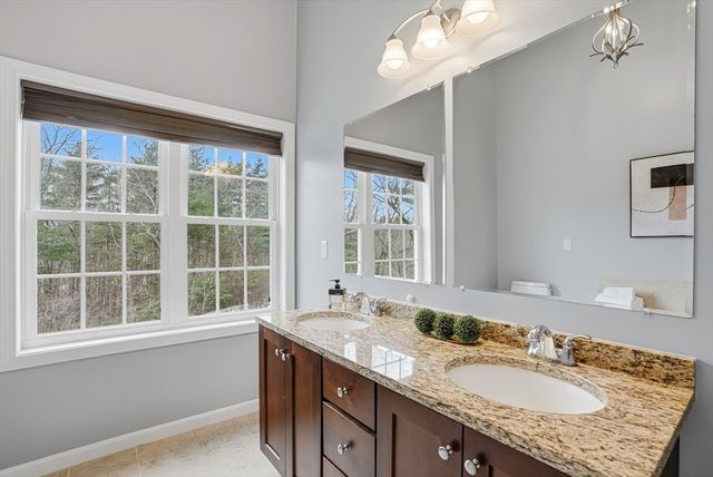 4 Patriots Blvd 4, Hopkinton, MA 01748