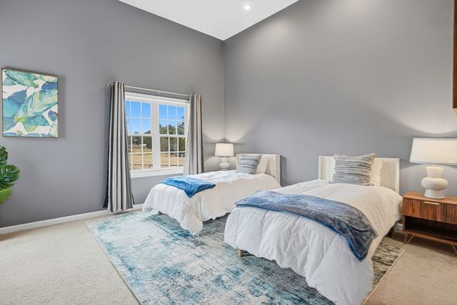 4 Patriots Blvd 4, Hopkinton, MA 01748