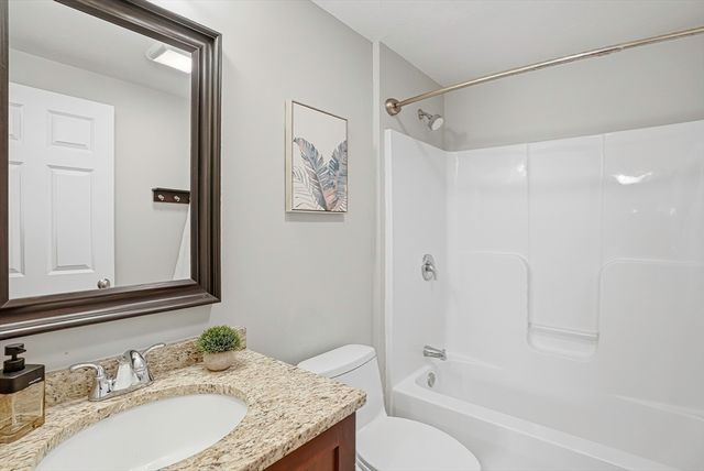 4 Patriots Blvd 4, Hopkinton, MA 01748