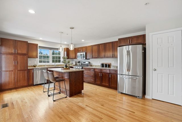 4 Patriots Blvd 4, Hopkinton, MA 01748