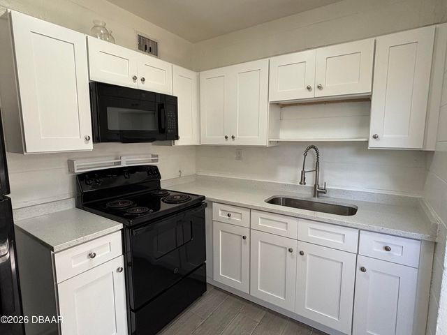 93 Ford Street, Ormond Beach, FL 32174