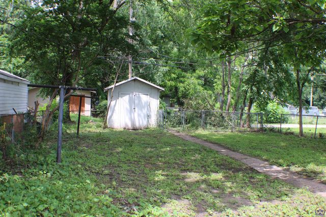 1235 NE Madison ST, Topeka, KS 66608