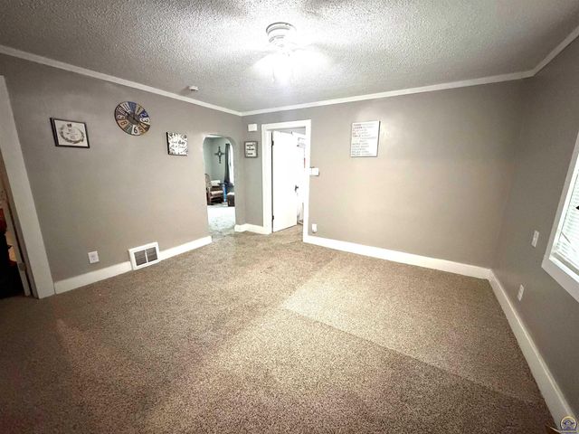 1235 NE Madison ST, Topeka, KS 66608