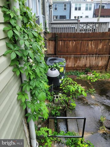 523 CRITTENDEN ST NW, Washington, DC 20011