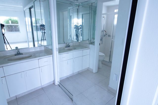 465 Paradise Isle Boulevard 110, Hallandale Beach, FL 33009