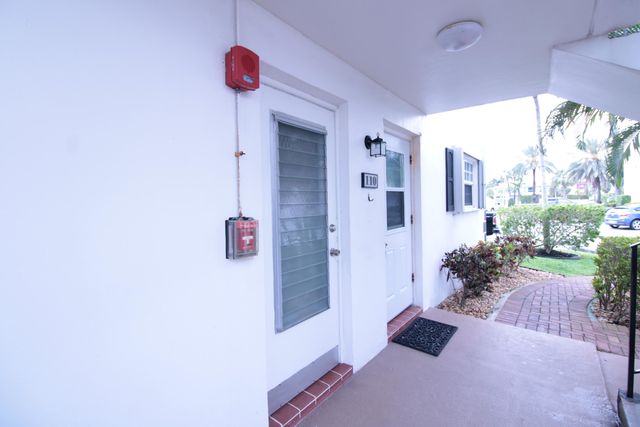465 Paradise Isle Boulevard 110, Hallandale Beach, FL 33009