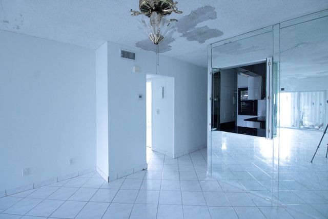 465 Paradise Isle Boulevard 110, Hallandale Beach, FL 33009