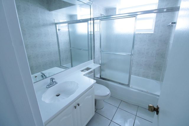 465 Paradise Isle Boulevard 110, Hallandale Beach, FL 33009