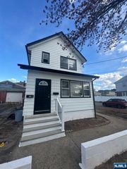 282 Green Avenue 2, Lyndhurst, NJ 07071