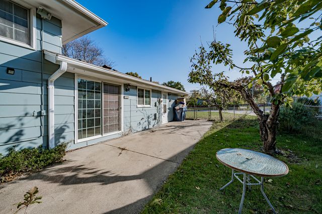 1601 Kingston Lane, Schaumburg, IL 60193