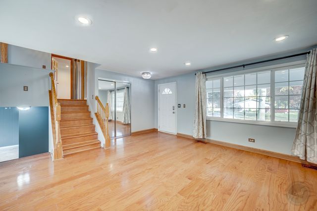 1601 Kingston Lane, Schaumburg, IL 60193