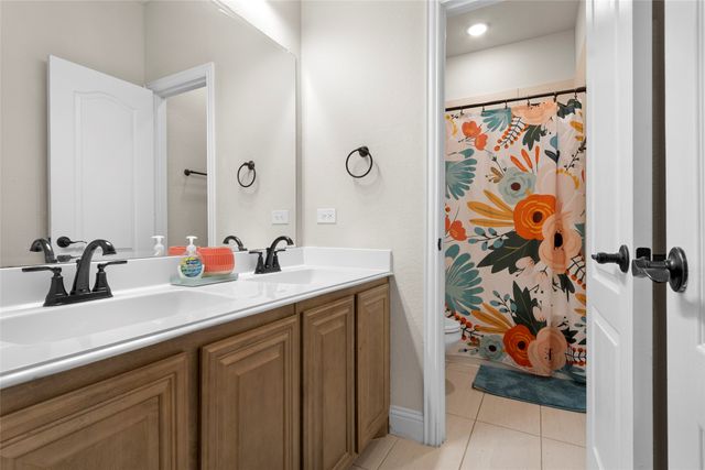 460 Country Meadows Boulevard, Waxahachie, TX 75165