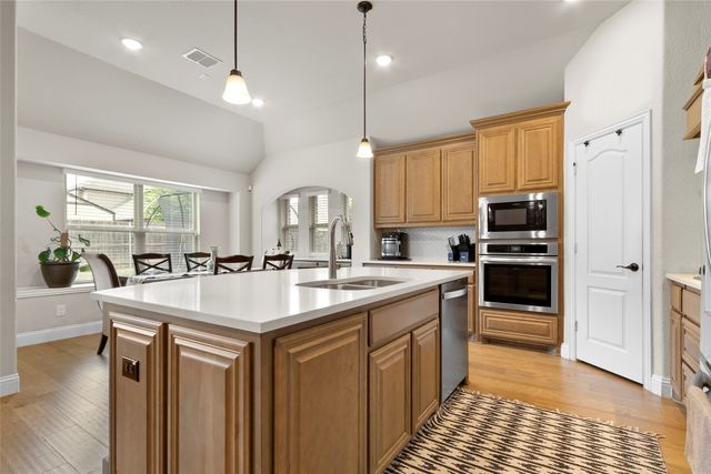 460 Country Meadows Boulevard, Waxahachie, TX 75165
