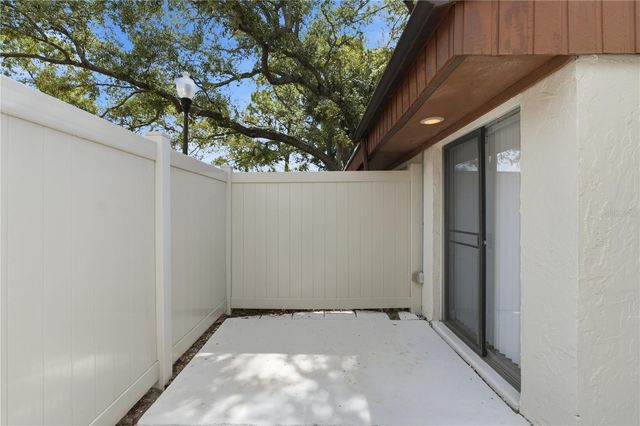 2060 SUNSET POINT ROAD 52, Clearwater, FL 33765