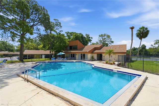 2060 SUNSET POINT ROAD 52, Clearwater, FL 33765