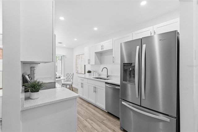 2060 SUNSET POINT ROAD 52, Clearwater, FL 33765