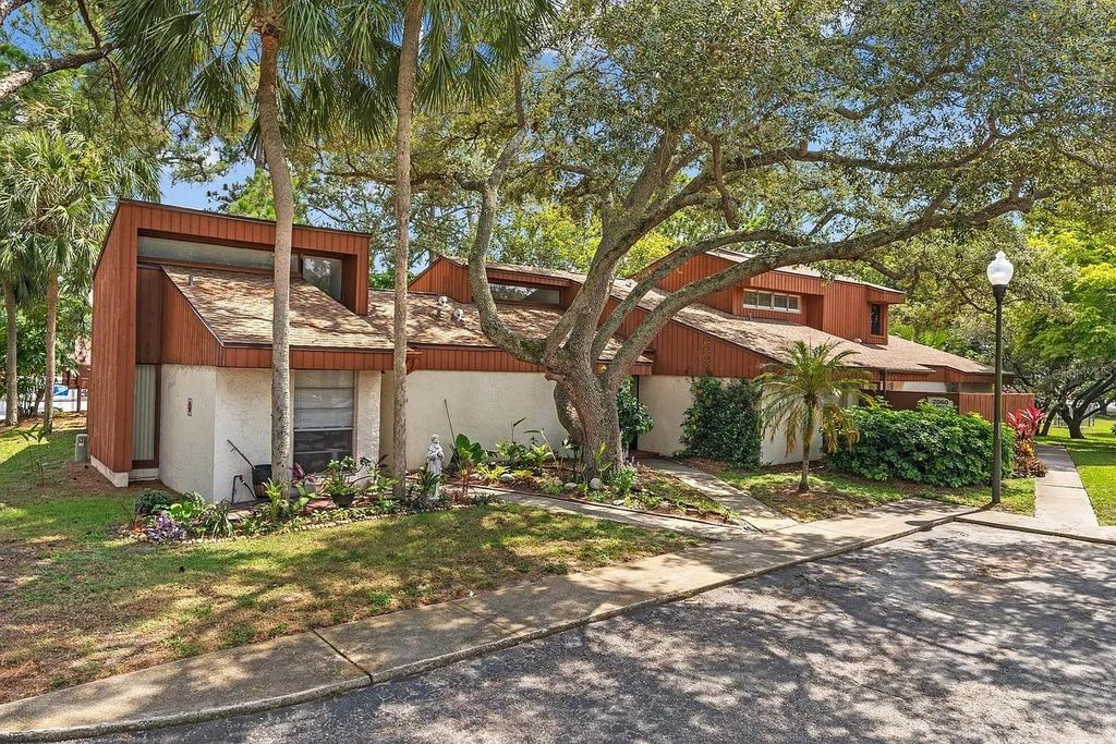 2060 SUNSET POINT ROAD 52, Clearwater, FL 33765
