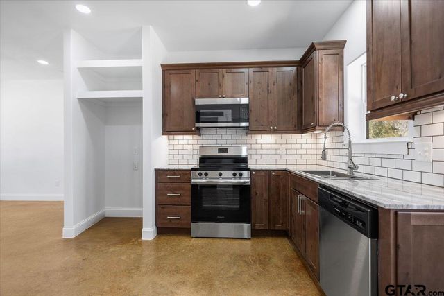 118 San Marcos, Bullard, TX 75757