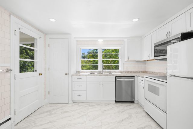 129 Belmont Road, West Harwich, MA 02671
