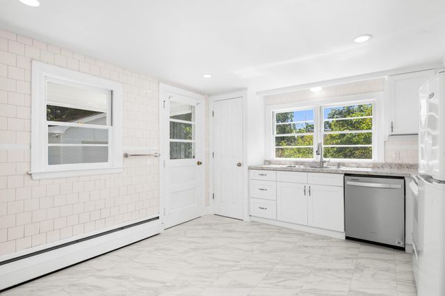 129 Belmont Road, West Harwich, MA 02671