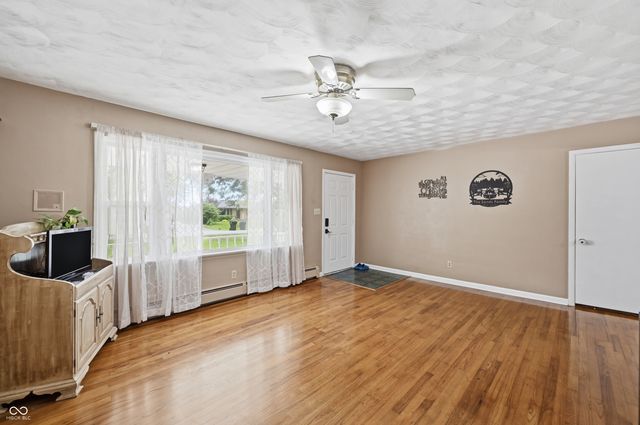 2702 Tamra Lane, Anderson, IN 46012